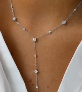 June 21 - Zilveren dropketting met vierkante diamanten